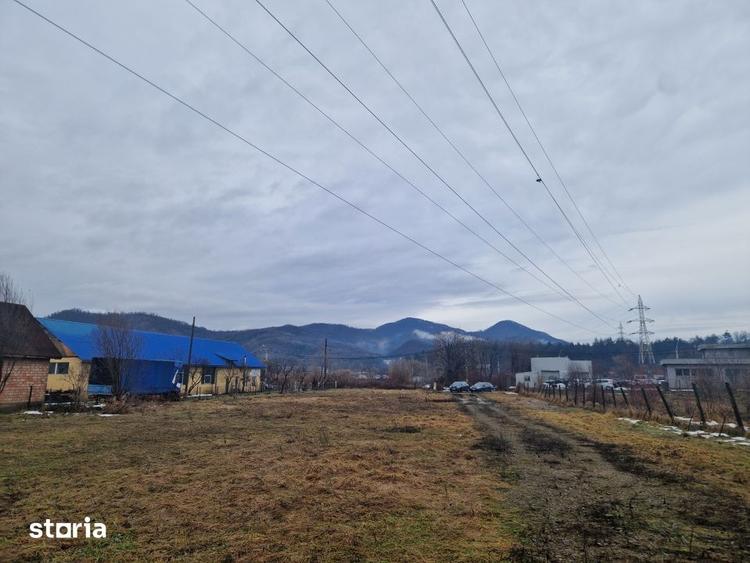 Teren de 4300 mp, în Central