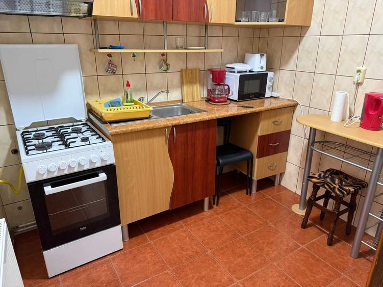Apartament cu 2 camere nedecomandat în Universitate