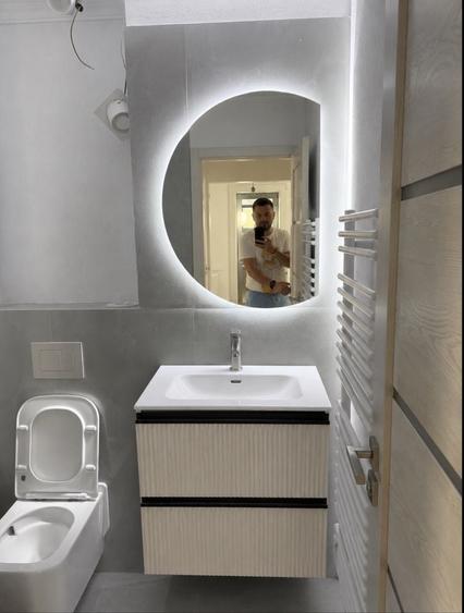 Apartament cu 3 camere decomandat, mobilat în Dâmbovița