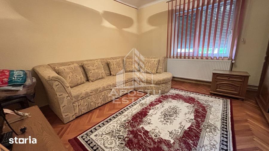 Casă cu 4 camere cu Teren 1348 Mp în Ghiroda