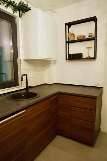 Apartament cu 3 camere decomandat, mobilat în Central