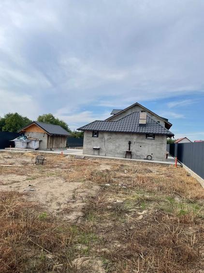 Casă cu 4 camere în Mărtăcești