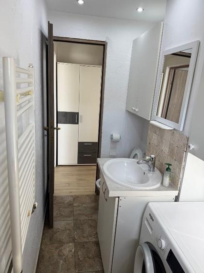 Apartament cu 2 camere semidecomandat, mobilat în Girocului