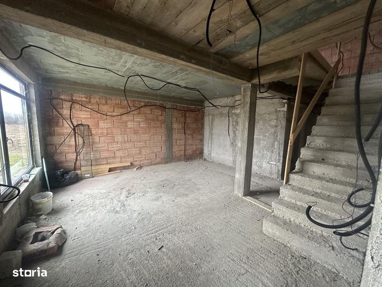 Casă cu 4 camere cu Teren 242 Mp în Ștefăneștii de Jos