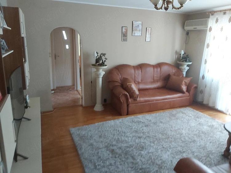 Apartament cu 3 camere semidecomandat în Calea Aradului