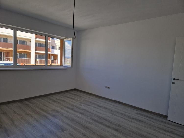 Apartament cu 2 camere decomandat în Sânpetru