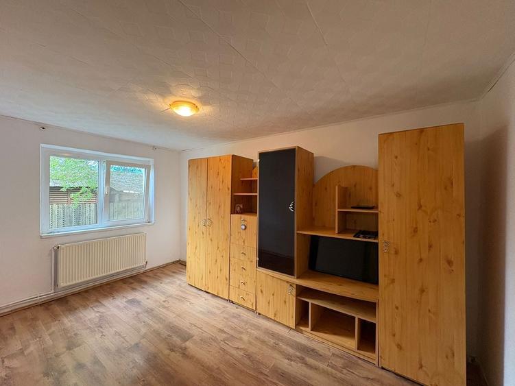 Apartament cu 2 camere decomandat, mobilat în Lenin