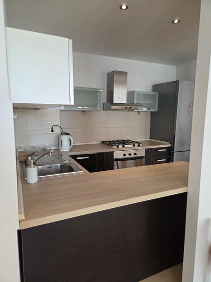 Apartament cu 3 camere decomandat, mobilat în Dorobanți