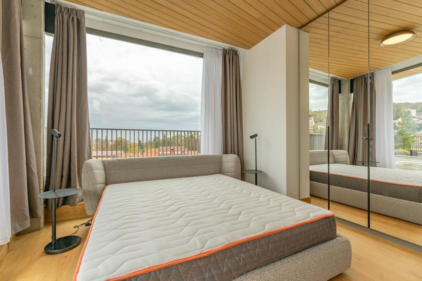 Apartament cu 4 camere decomandat, mobilat în Ultracentral
