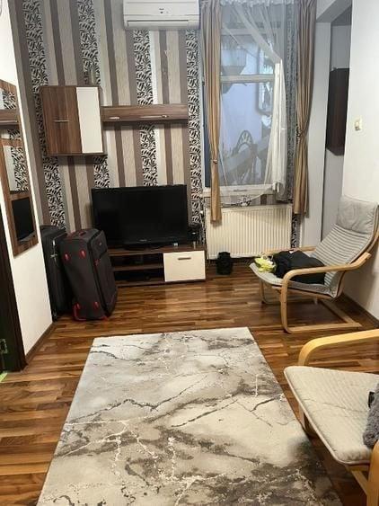 Casă individuală cu 5 camere cu Canalizare în Moșilor