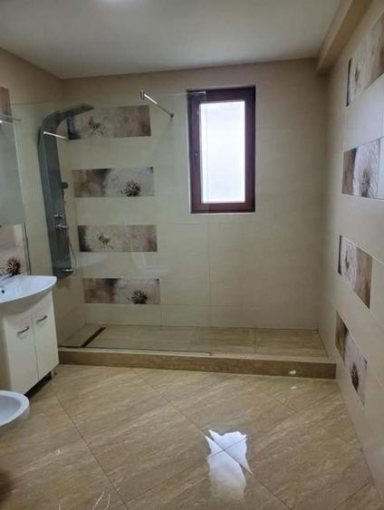 Casă cu 4 camere în Costi