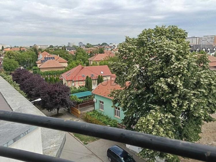 Spațiu comercial, de 1,600 mp, în Girocului