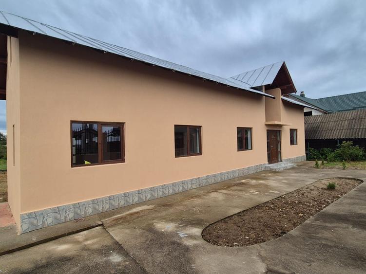 Casă cu 3 camere în Racovița
