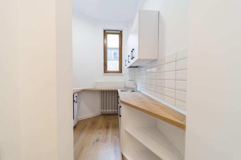 Apartament cu 2 camere decomandat, mobilat în Universitate