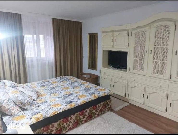 Apartament cu 4 camere, mobilat în Decebal