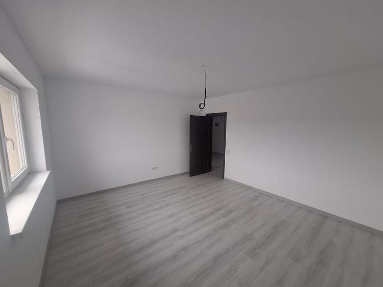 Apartament cu 2 camere decomandat în Sânpetru