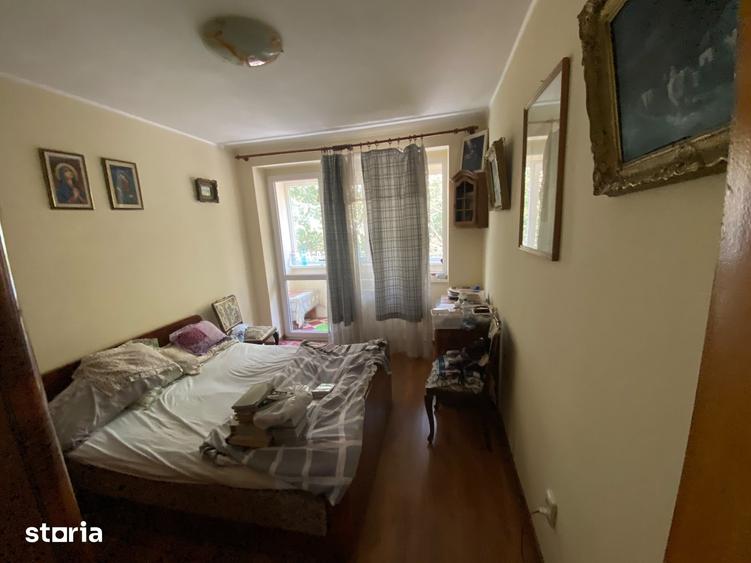 Apartament cu 3 camere semidecomandat în Vatra Luminoasă