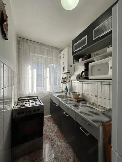Apartament cu 2 camere nedecomandat în Girocului