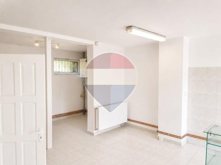 Casă individuală cu 3 camere cu Teren 117 Mp în Central