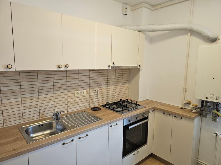 Apartament cu 2 camere decomandat în Drumul Taberei