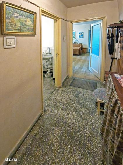Apartament cu 3 camere semidecomandat în Crângași