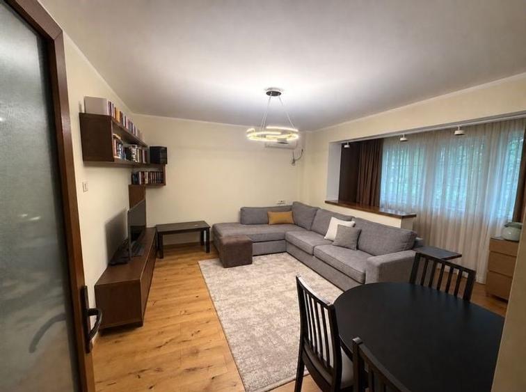Apartament cu 3 camere, mobilat în Drumul Taberei