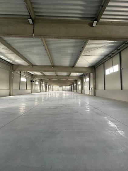 Spațiu industrial, de 2,505.1799316406 mp, în Exterior Vest