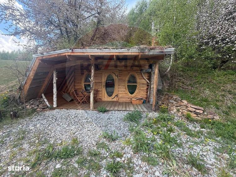 Casă cu 4 camere în Horea