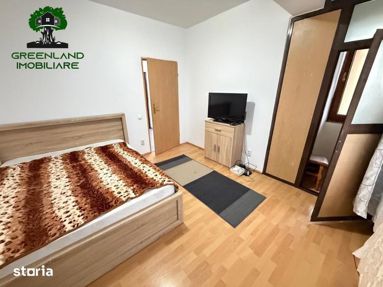 Apartament cu 2 camere decomandat în Podul de Piatră