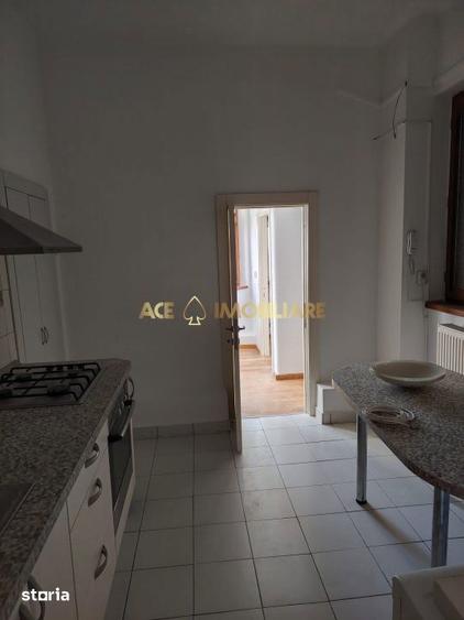 Apartament cu 6 camere, mobilat în Victoriei