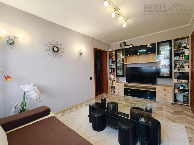 Apartament cu 3 camere semidecomandat în Florilor