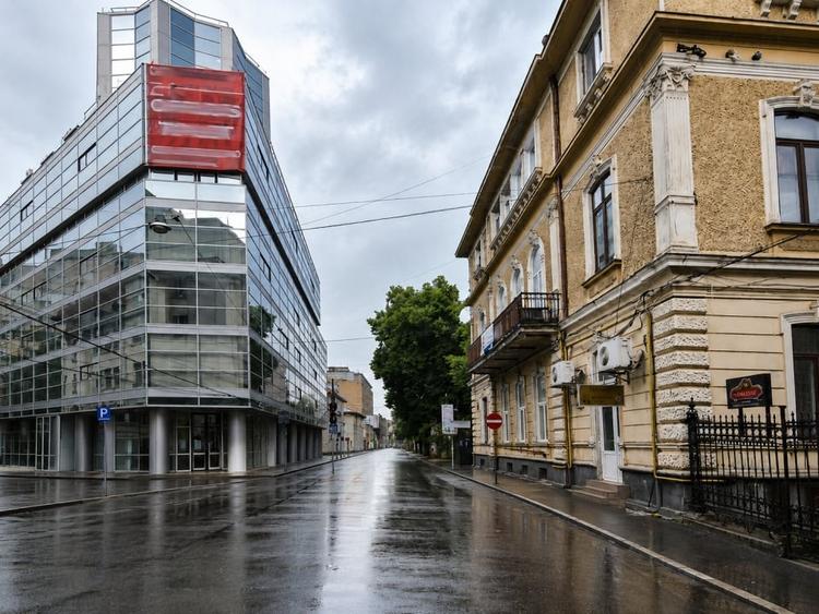 Birou, de 60 mp, în Universitate