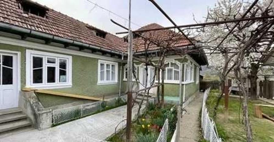 Casă cu 4 camere în Agârcia