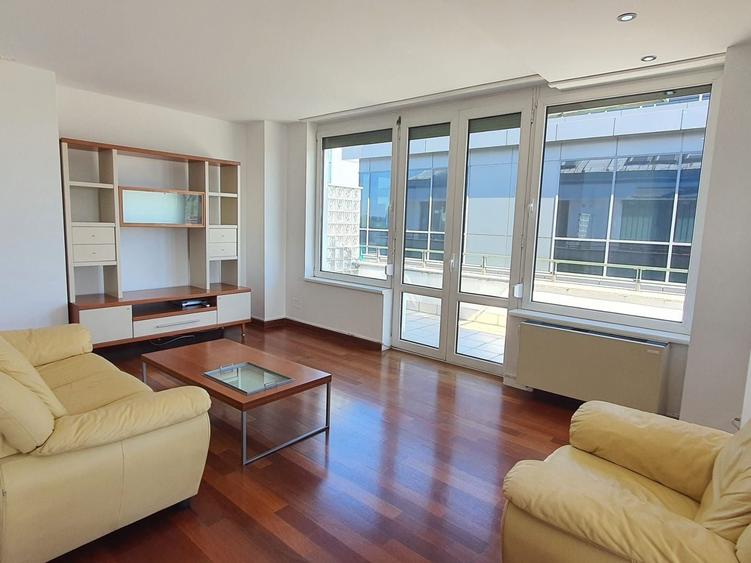 Penthouse cu 3 camere decomandat, mobilat în Domenii