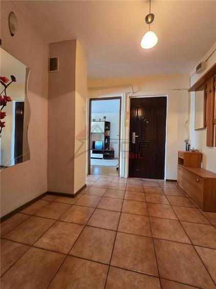 Apartament cu 3 camere decomandat în Frumoasa