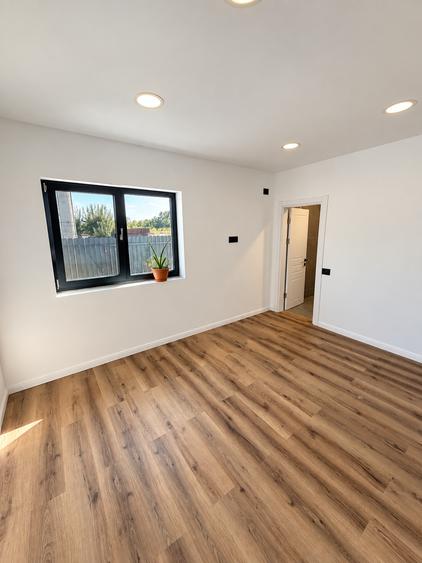 Casă cu 4 camere cu Teren 400 Mp în Tunari