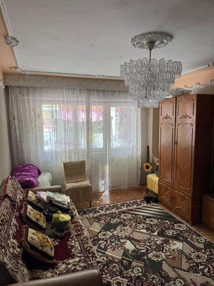 Apartament cu 2 camere decomandat în Obor