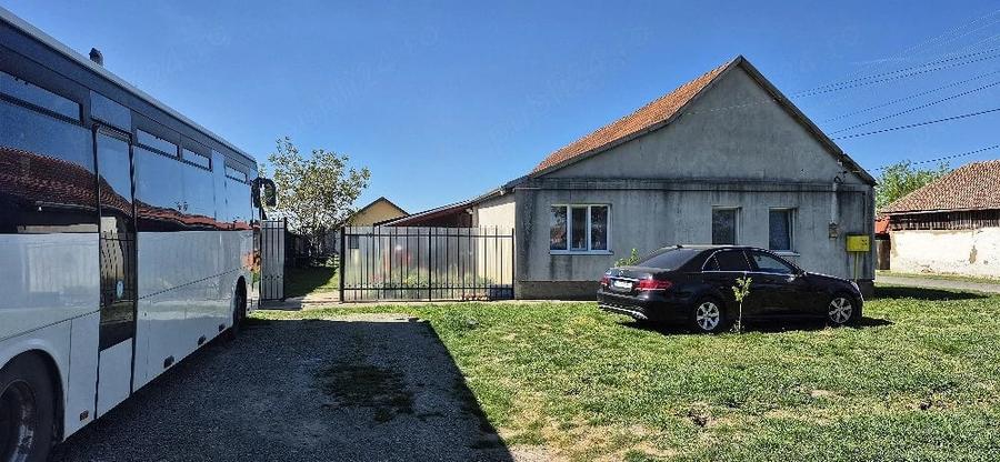 Casă cu 1 camere cu Teren 700 Mp în Variaș