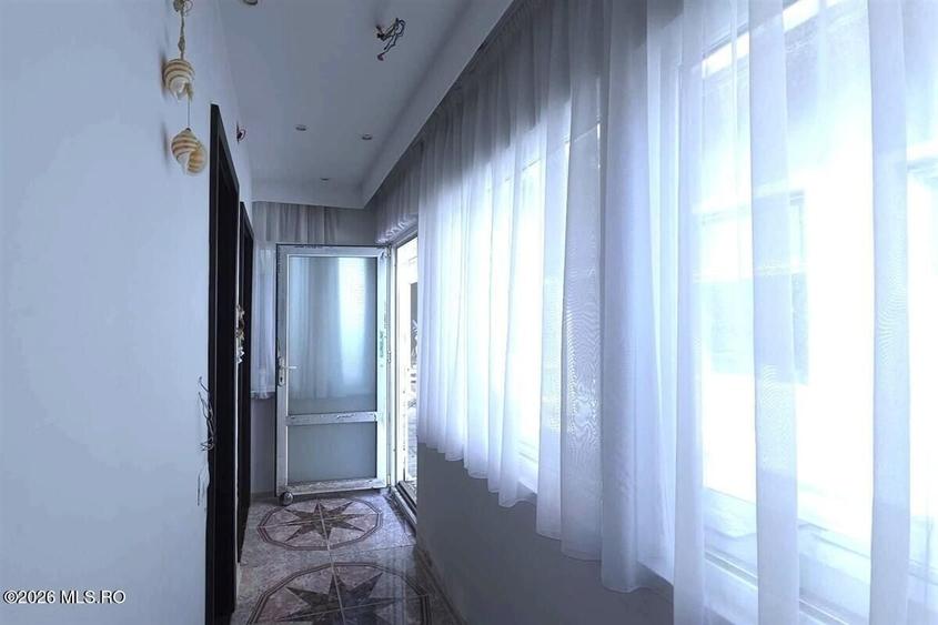 Casă individuală cu 3 camere cu Canalizare în Tomis II