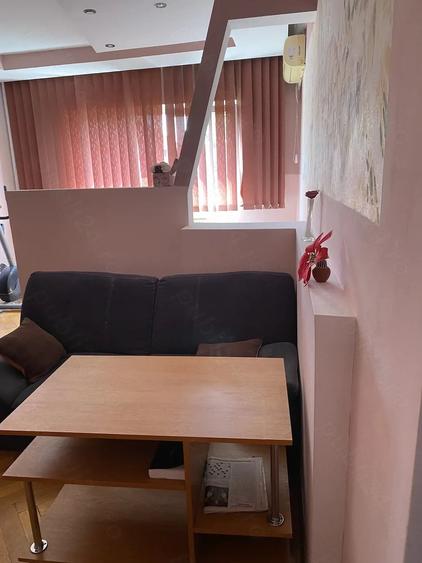 Apartament cu 3 camere decomandat în Torontalului