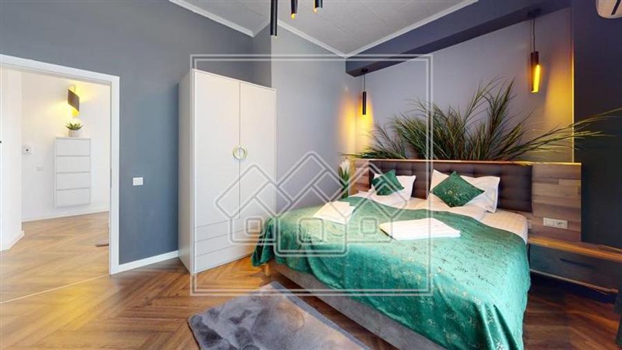 Penthouse cu 3 camere decomandat în Lazaret