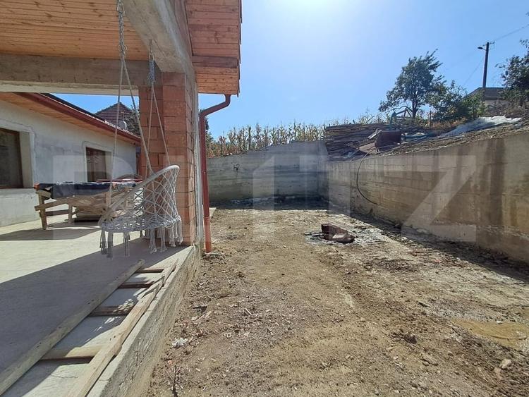 Casă individuală cu 3 camere cu Teren 1354 Mp în Sărmașu