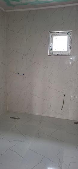 Casă individuală cu 3 camere cu Canalizare în Lumina