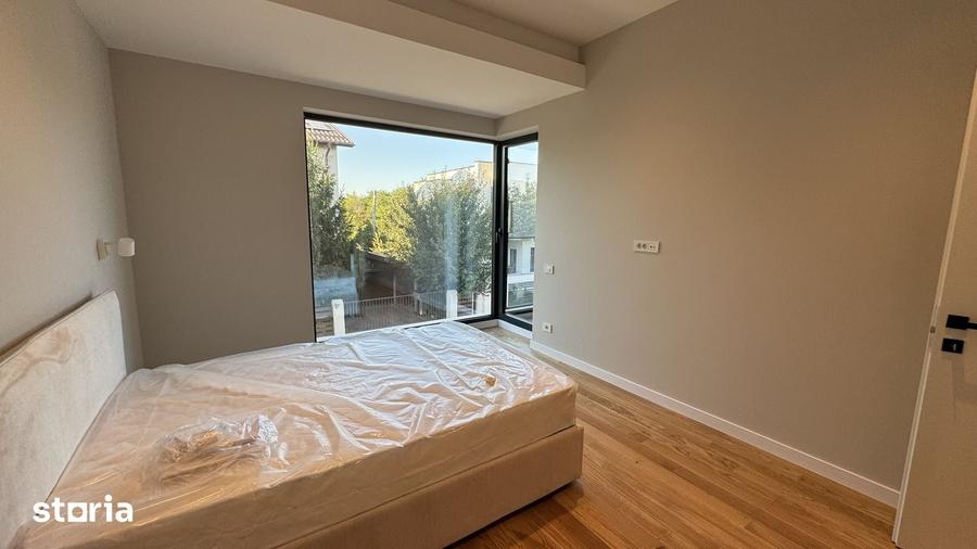 Casă cu 4 camere cu Teren 275 Mp în Corbeanca