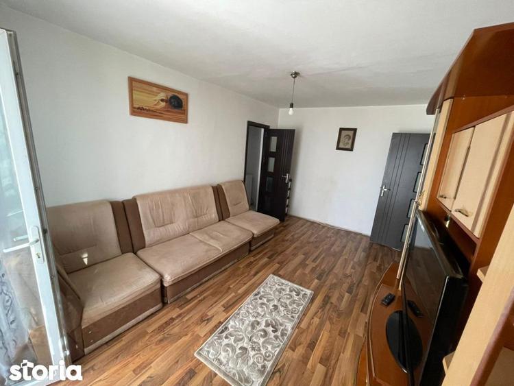 Apartament cu 3 camere decomandat, mobilat în Lăpuș