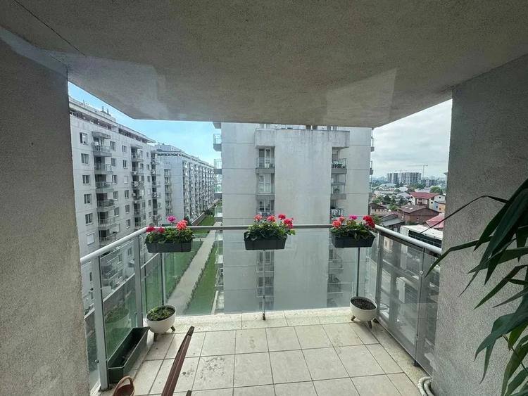 Apartament cu 2 camere semidecomandat în Colentina