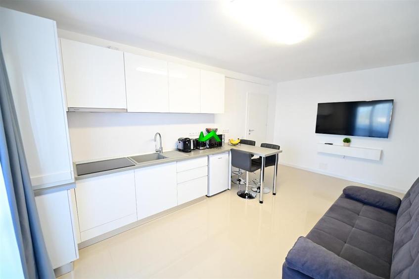 Apartament cu 3 camere decomandat, mobilat în Hipodrom 3