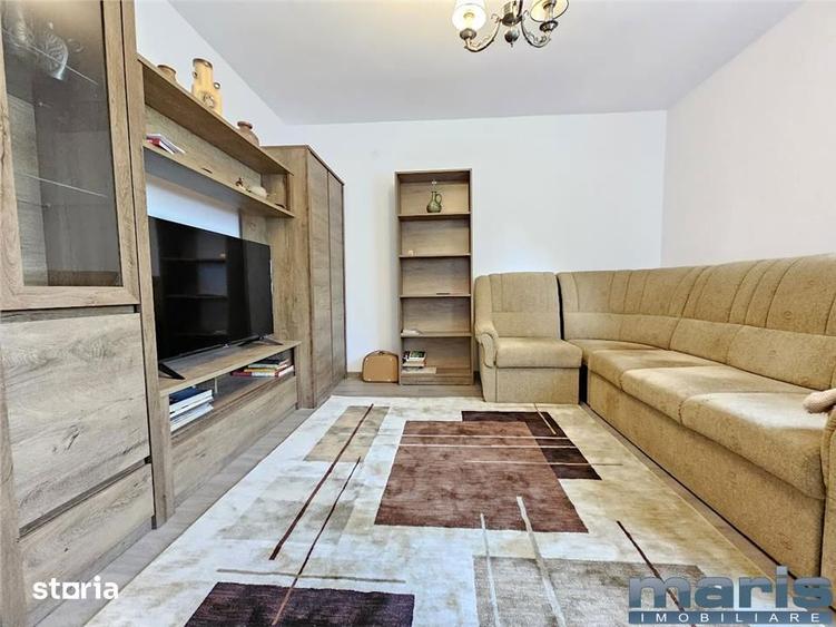 Apartament cu 3 camere, mobilat în 22 Decembrie 1989