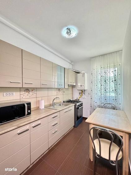 Apartament cu 2 camere decomandat în Roșu