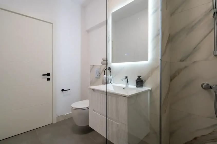 Apartament cu 3 camere decomandat, mobilat în Voluntari